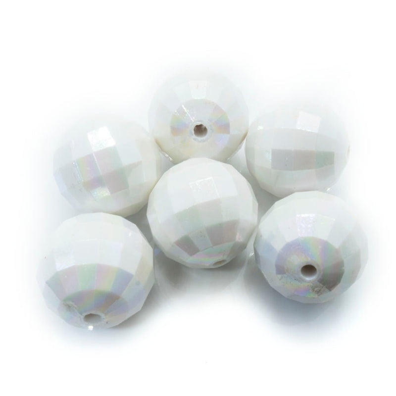 Load image into Gallery viewer, Bubblegum Acrylic Beads Faceted 20mm Whtie - Affordable Jewellery Supplies
